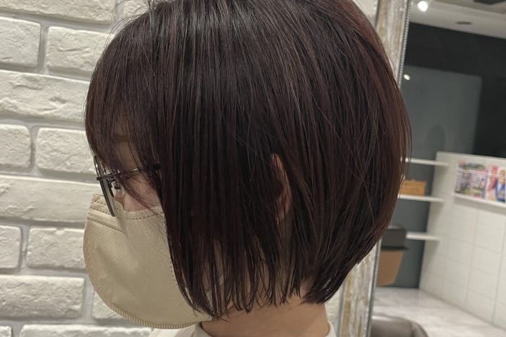 前下がり骨格に合わせたショートボブ