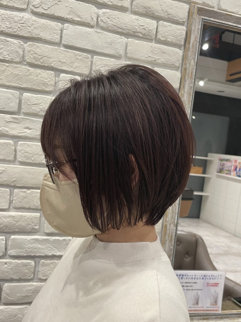 前下がり骨格に合わせたショートボブ